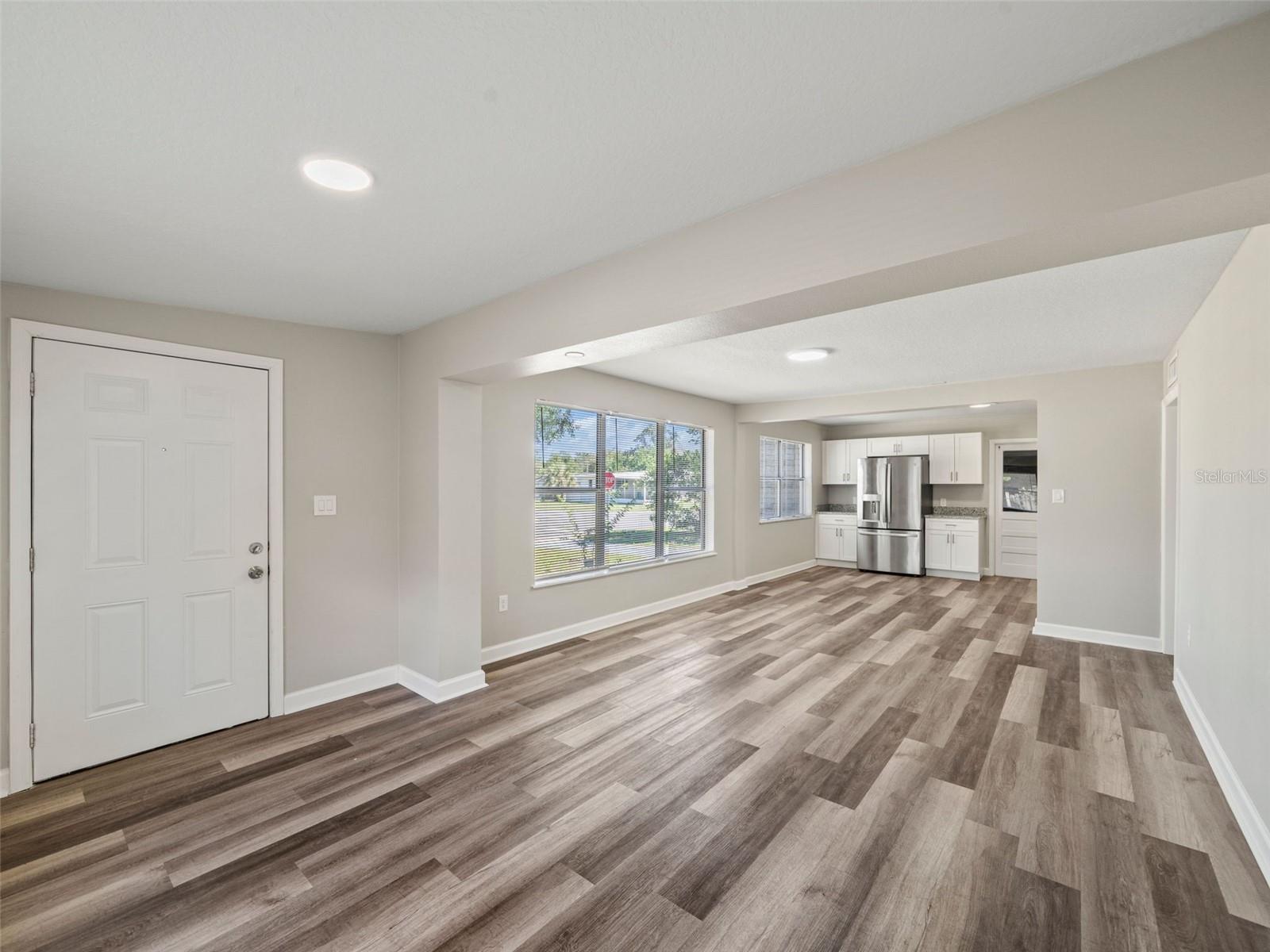 Image 31 of 41 For 901 Kensington Drive