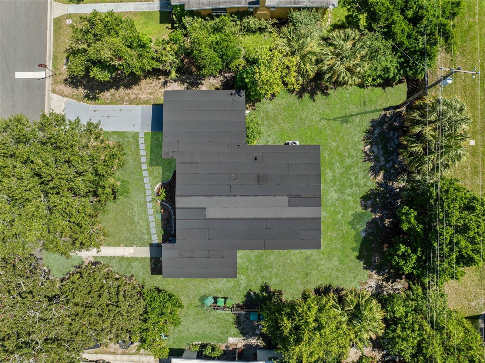 Image 33 of 41 For 901 Kensington Drive