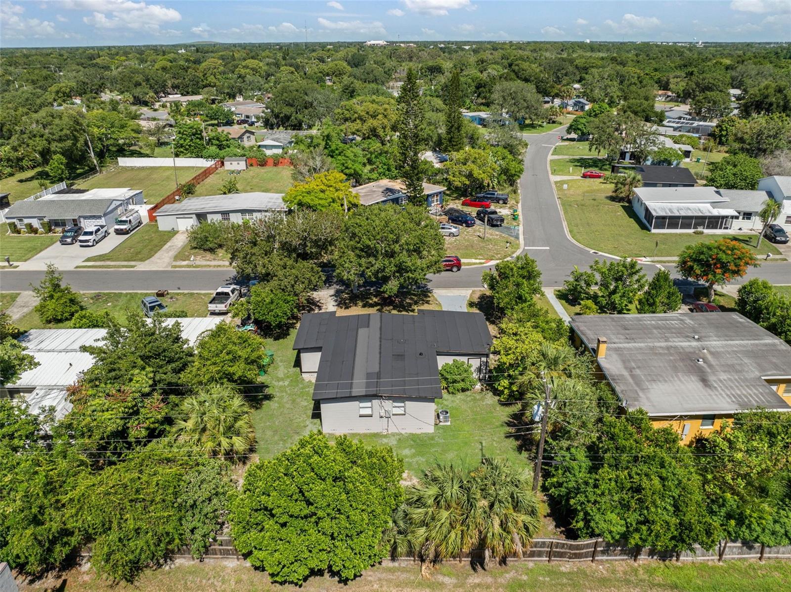 Image 35 of 41 For 901 Kensington Drive