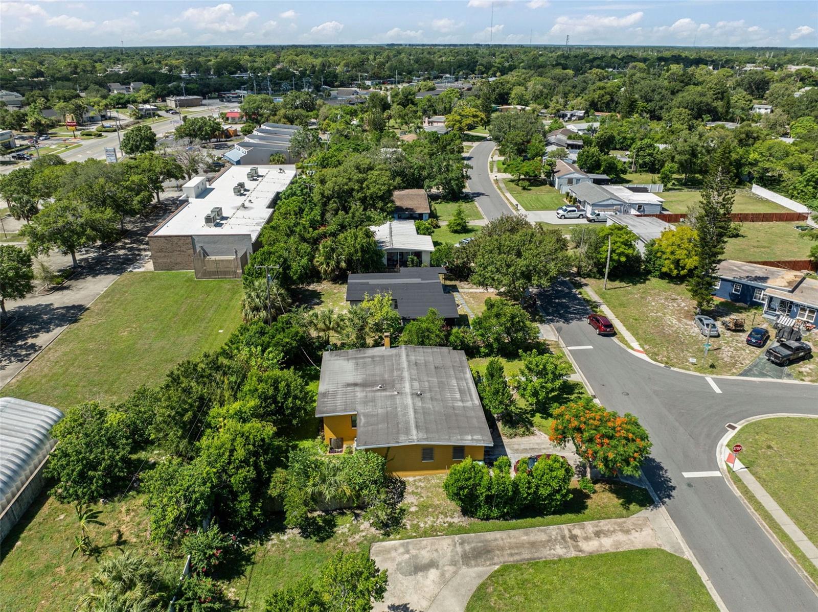 Image 37 of 41 For 901 Kensington Drive