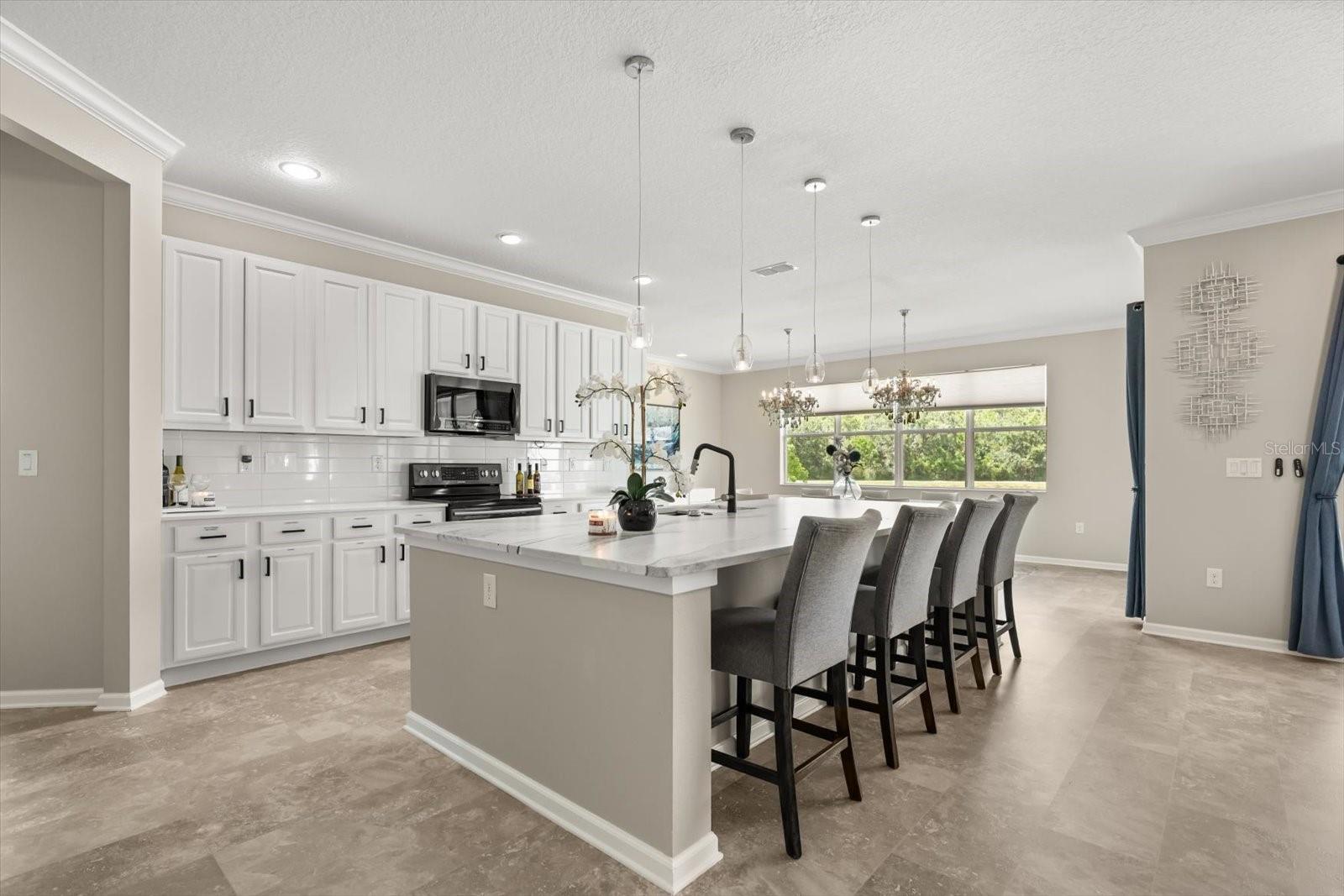 Image 10 of 71 For 3901 Oakville Avenue