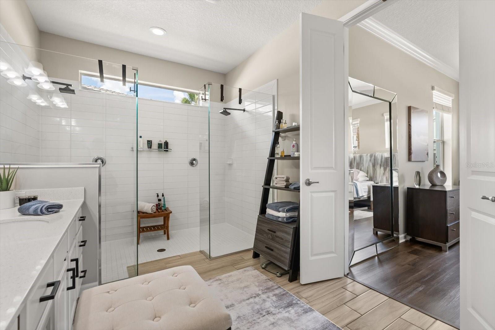 Image 24 of 71 For 3901 Oakville Avenue