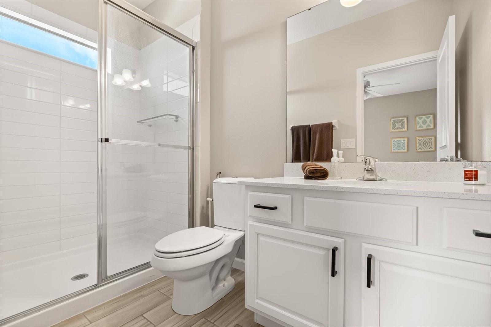 Image 32 of 71 For 3901 Oakville Avenue