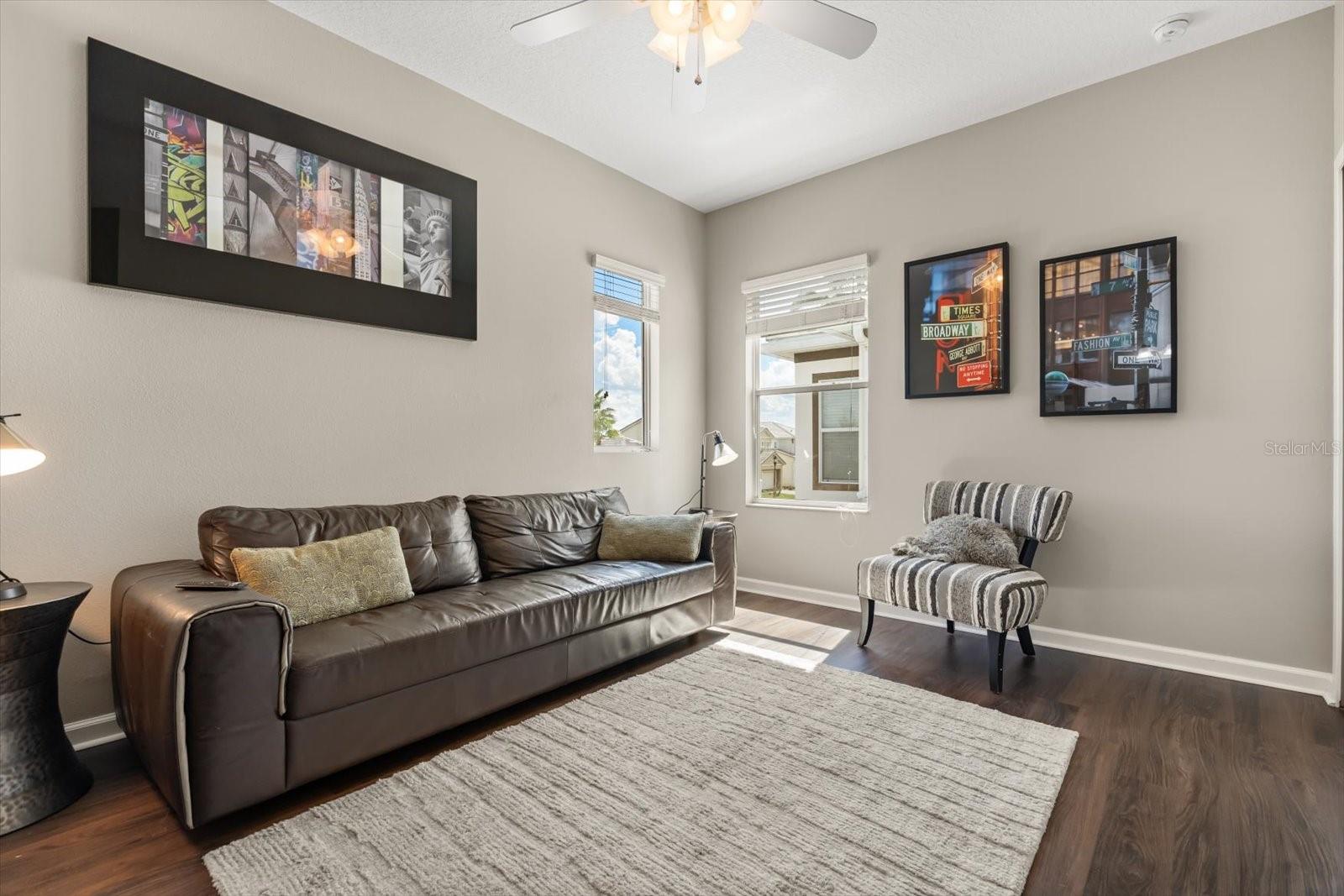 Image 33 of 71 For 3901 Oakville Avenue