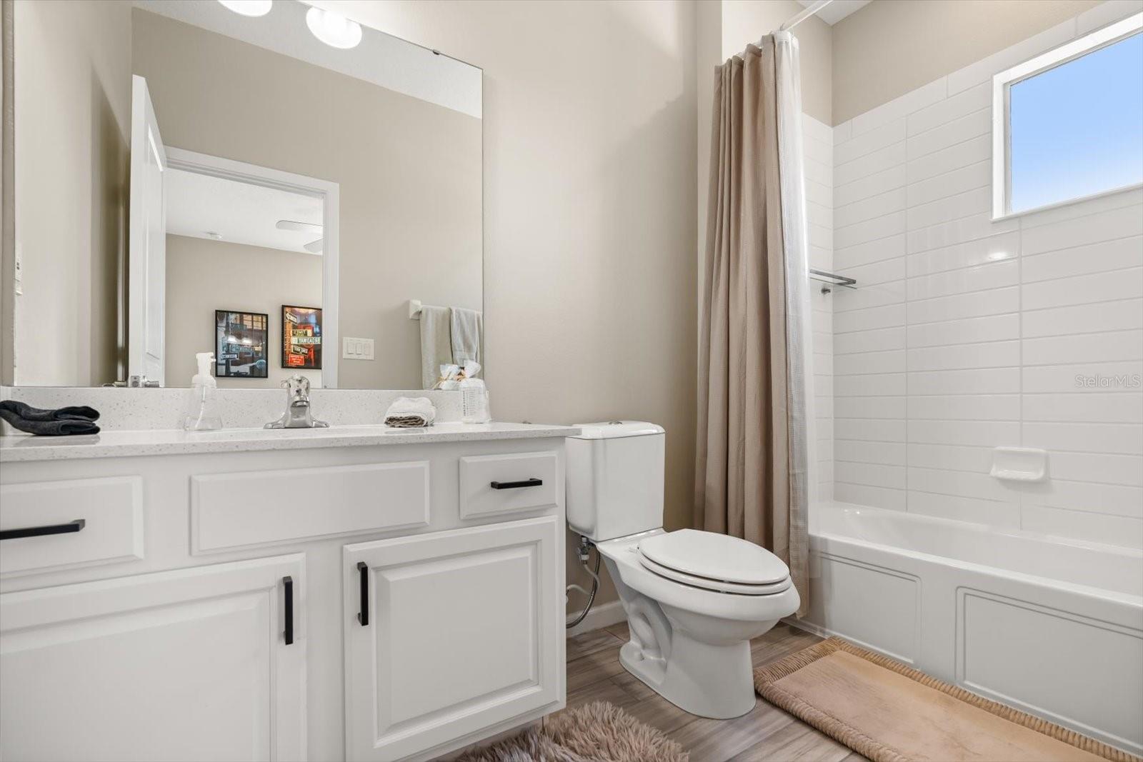 Image 35 of 71 For 3901 Oakville Avenue