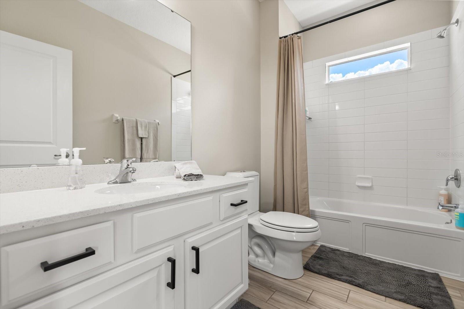 Image 39 of 71 For 3901 Oakville Avenue