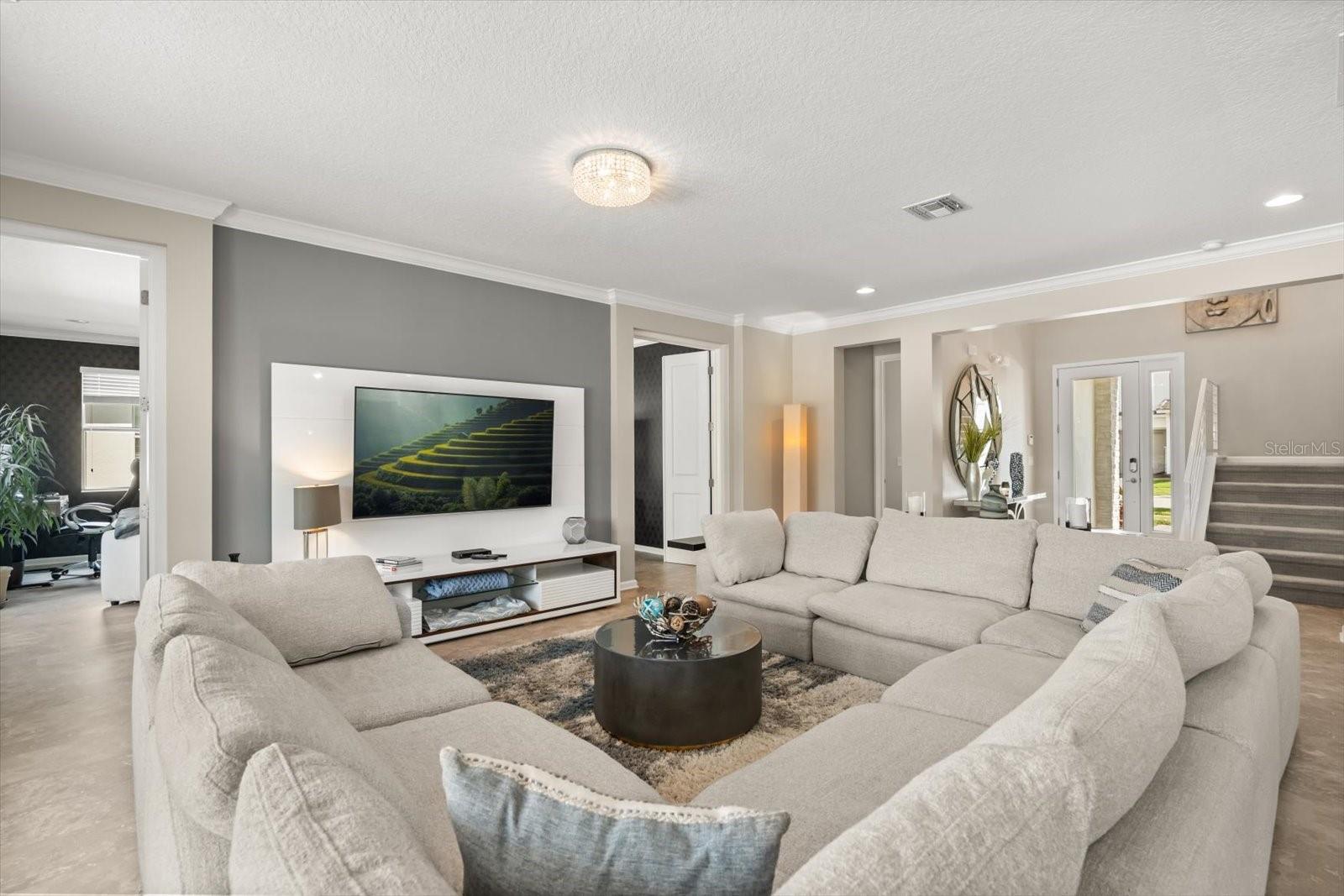 Image 7 of 71 For 3901 Oakville Avenue