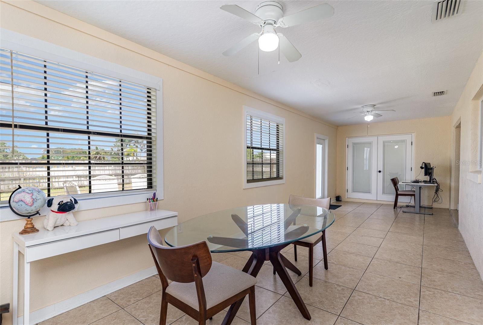 Image 11 of 39 For 2161 Dickens Street Ne