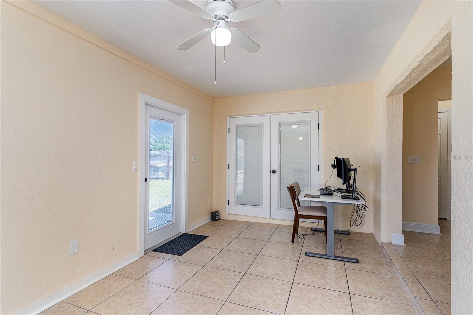 Image 13 of 39 For 2161 Dickens Street Ne