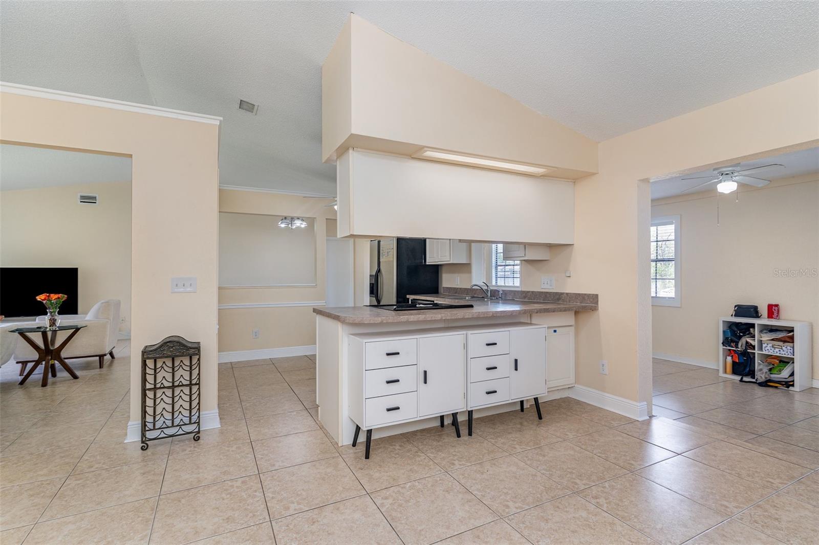 Image 16 of 39 For 2161 Dickens Street Ne