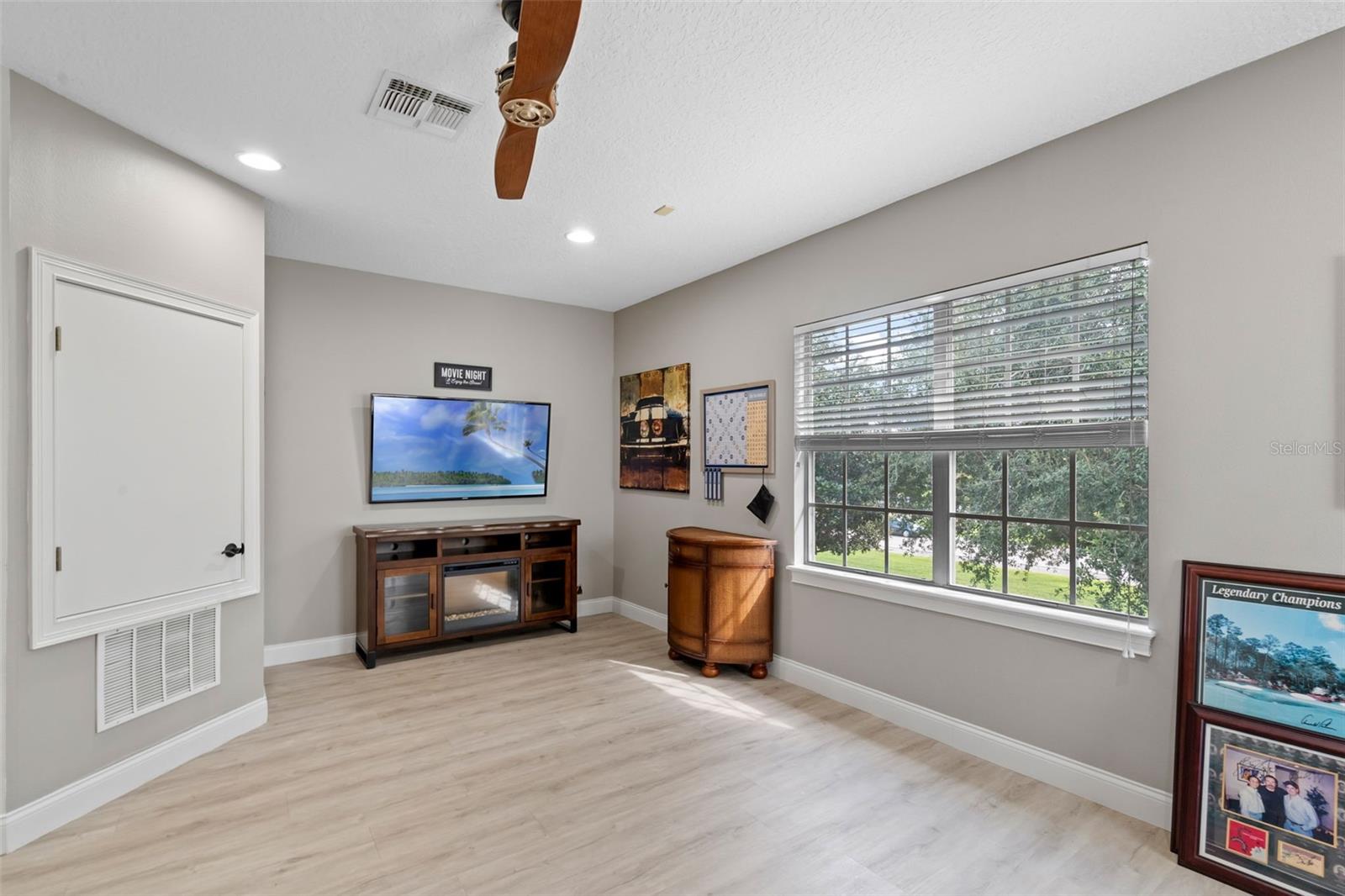 Image 36 of 59 For 11524 Claymont Circle