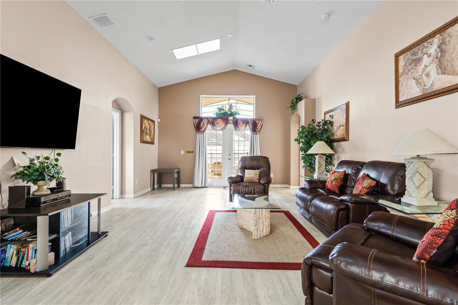 Image 12 of 37 For 8109 Santee Drive