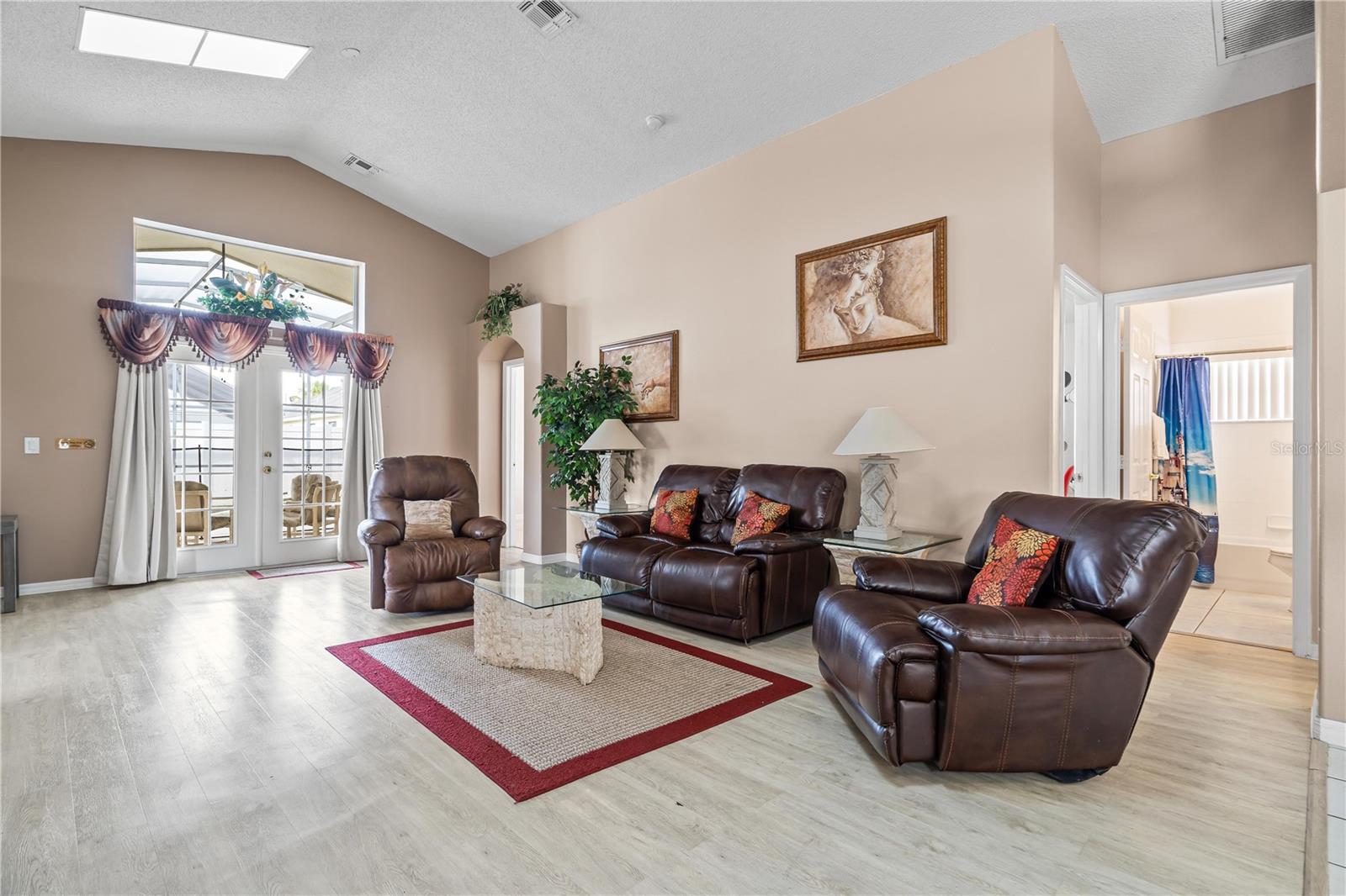 Image 13 of 37 For 8109 Santee Drive