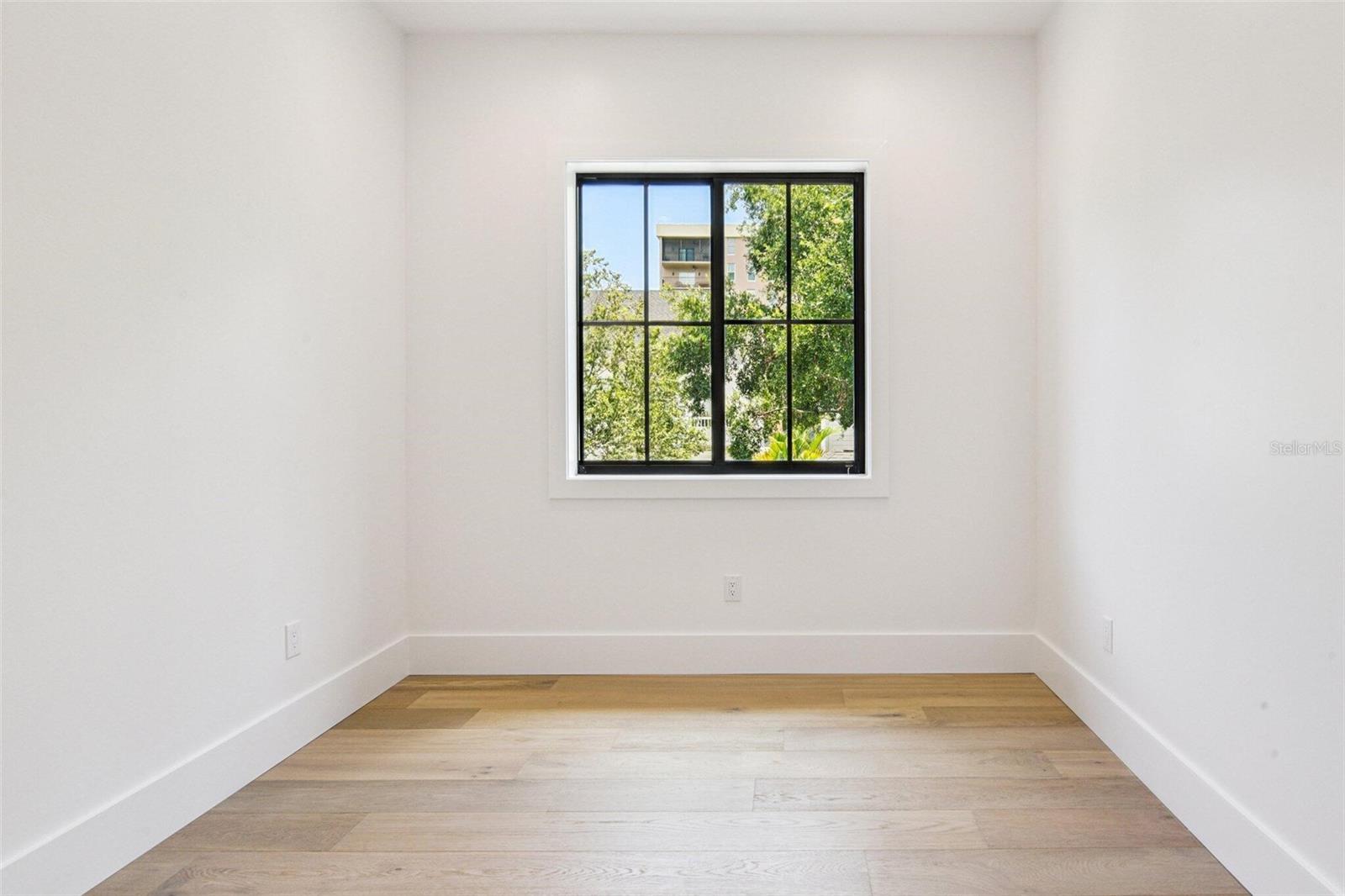 Listing photo id 19 for 2309 Ardson Place 2