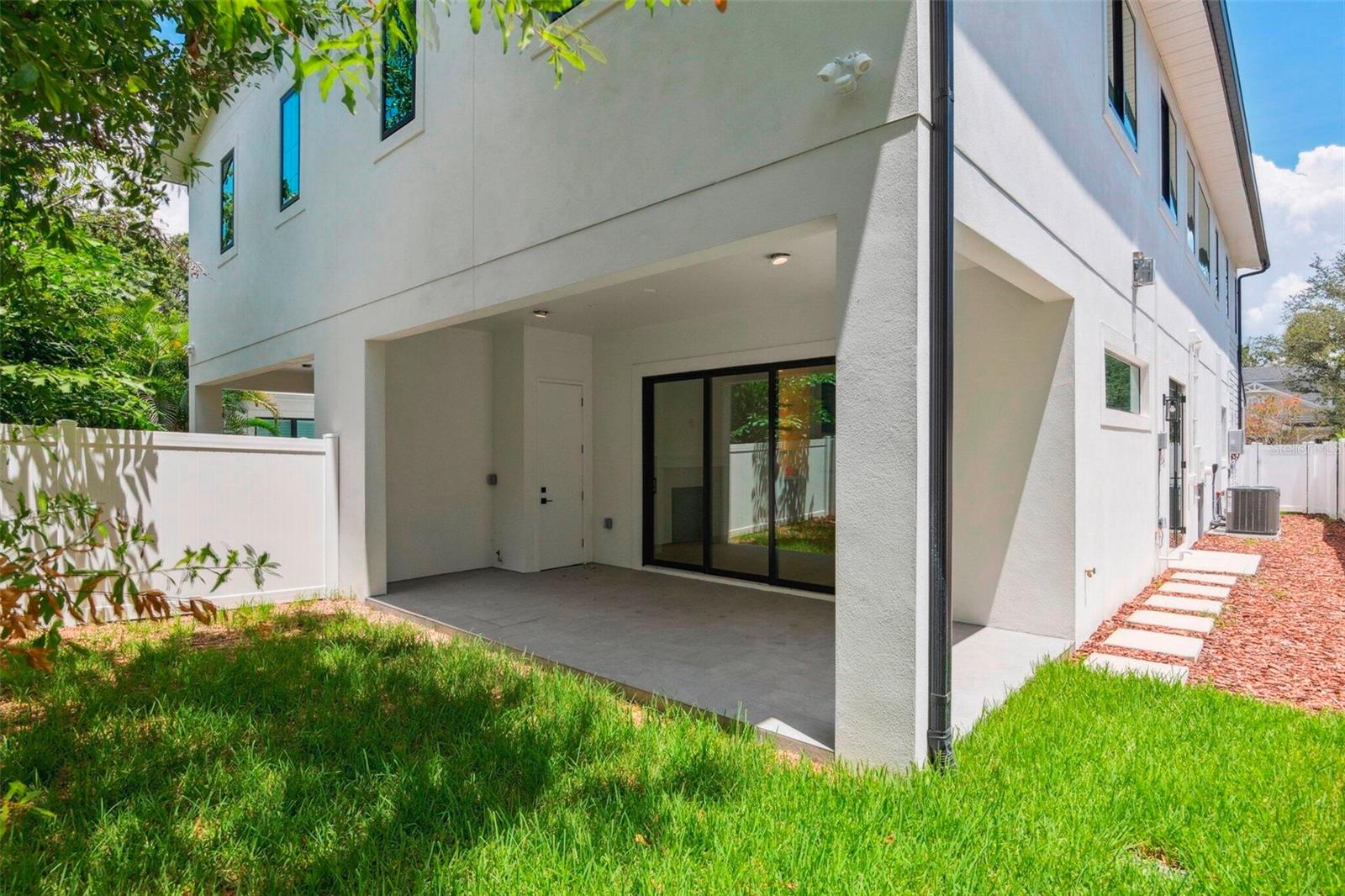 Listing photo id 23 for 2309 Ardson Place 2