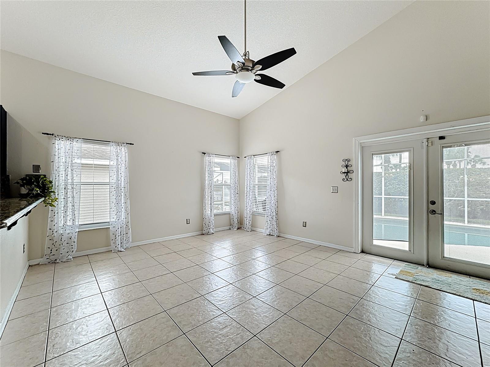 Image 6 of 64 For 302 Julliard Boulevard