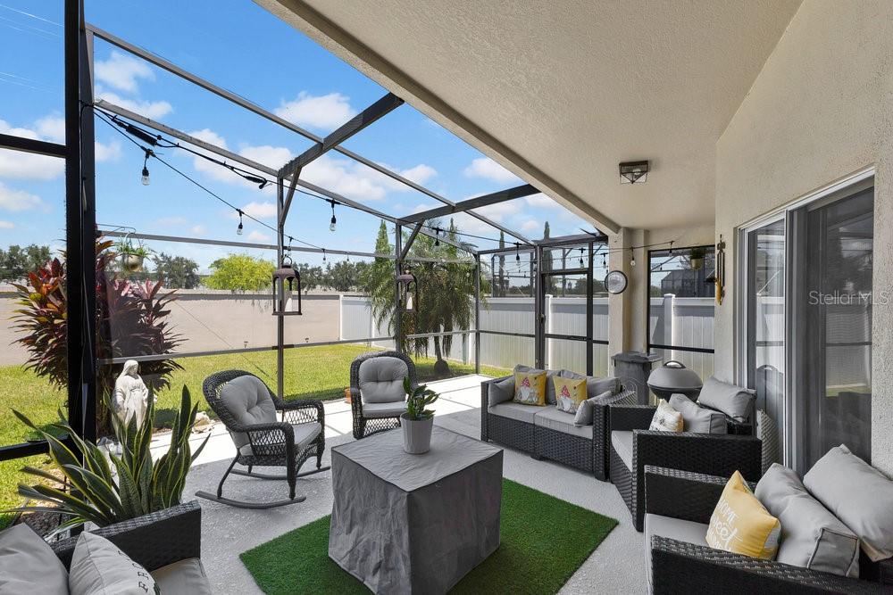 Image 18 of 30 For 9736 Heron Pointe Drive