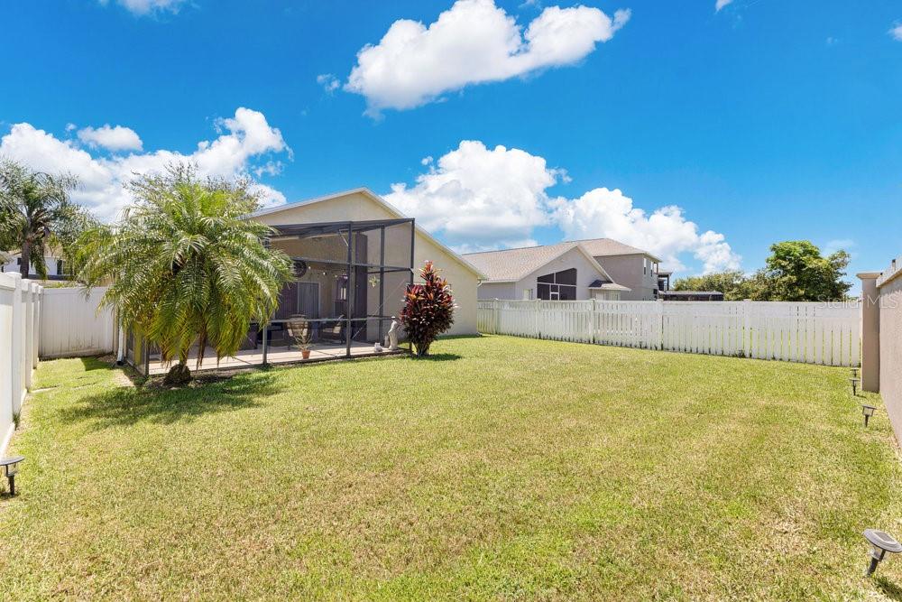 Image 23 of 30 For 9736 Heron Pointe Drive