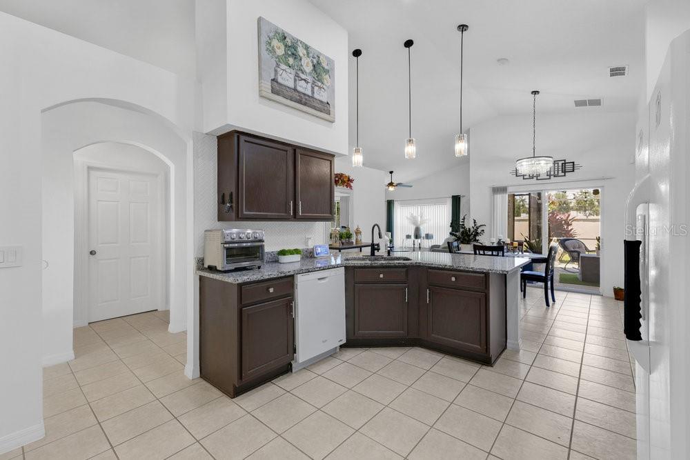 Image 4 of 30 For 9736 Heron Pointe Drive