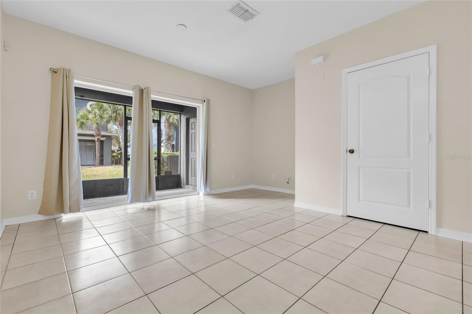 Image 6 of 11 For 3614 Wilshire Way Road 251