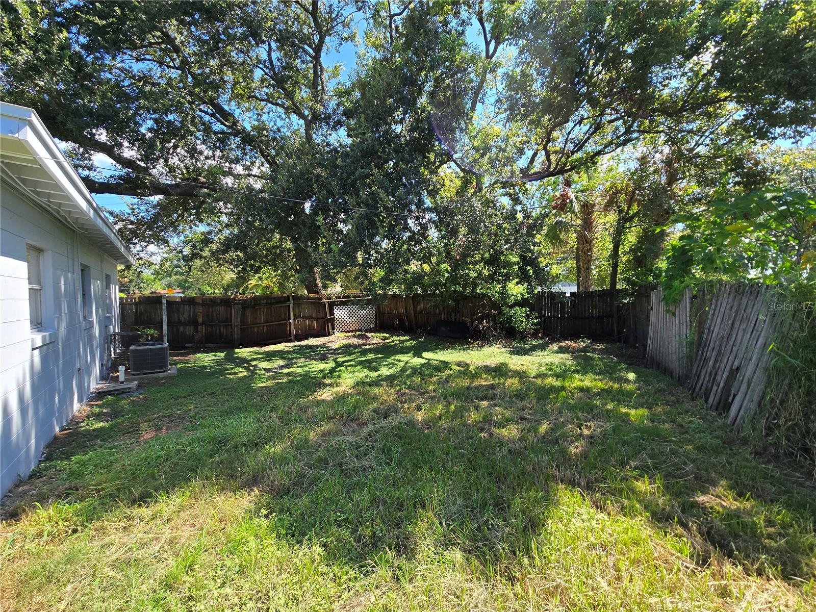 Image 8 of 9 For 3000 Surfside Way