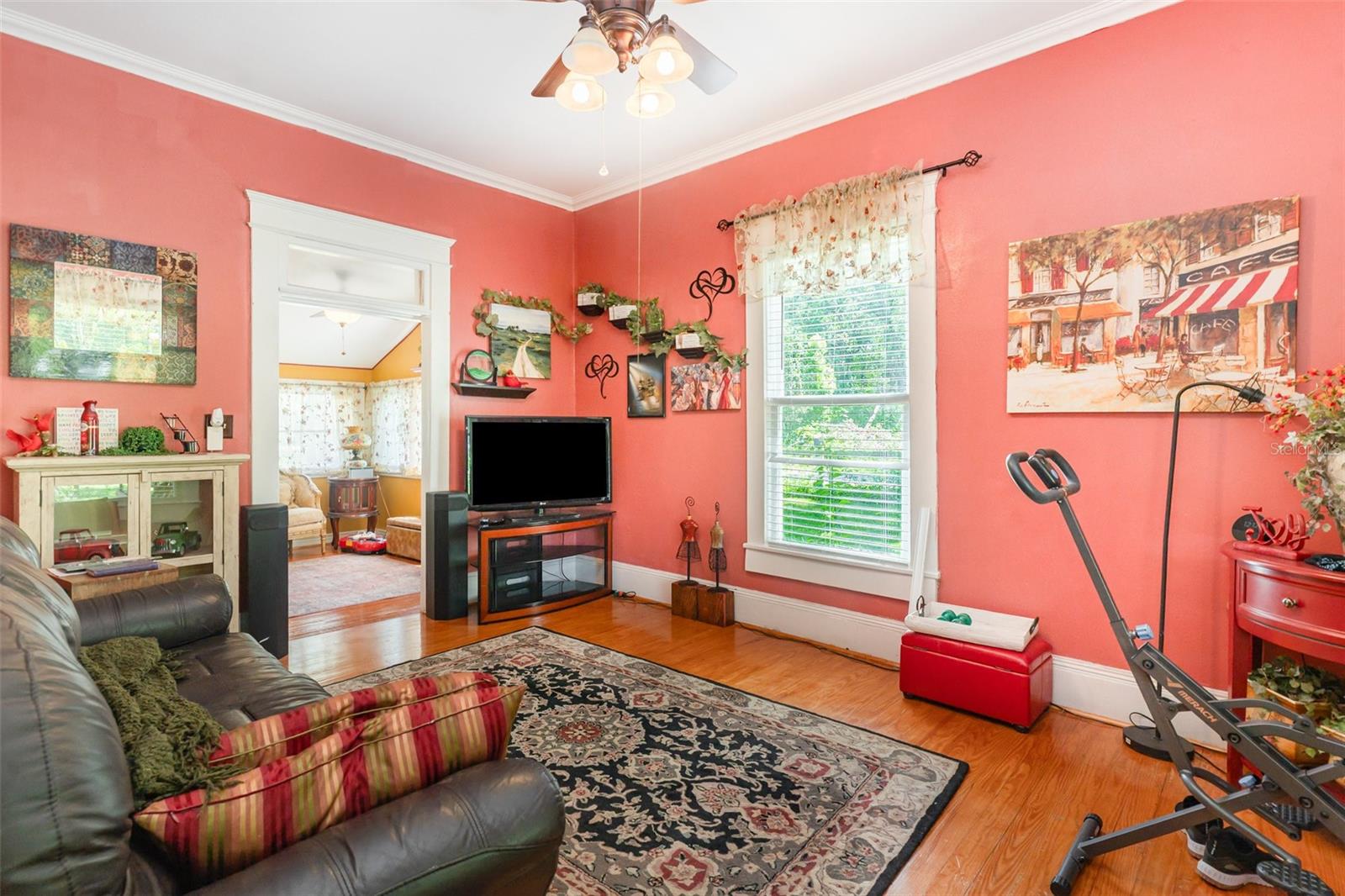 Listing photo id 9 for 2301 97th Street Road