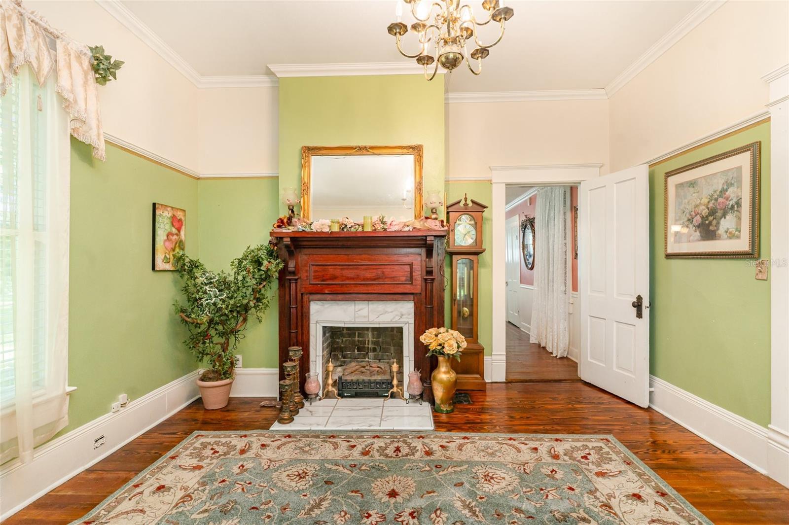 Listing photo id 4 for 2301 97th Street Road