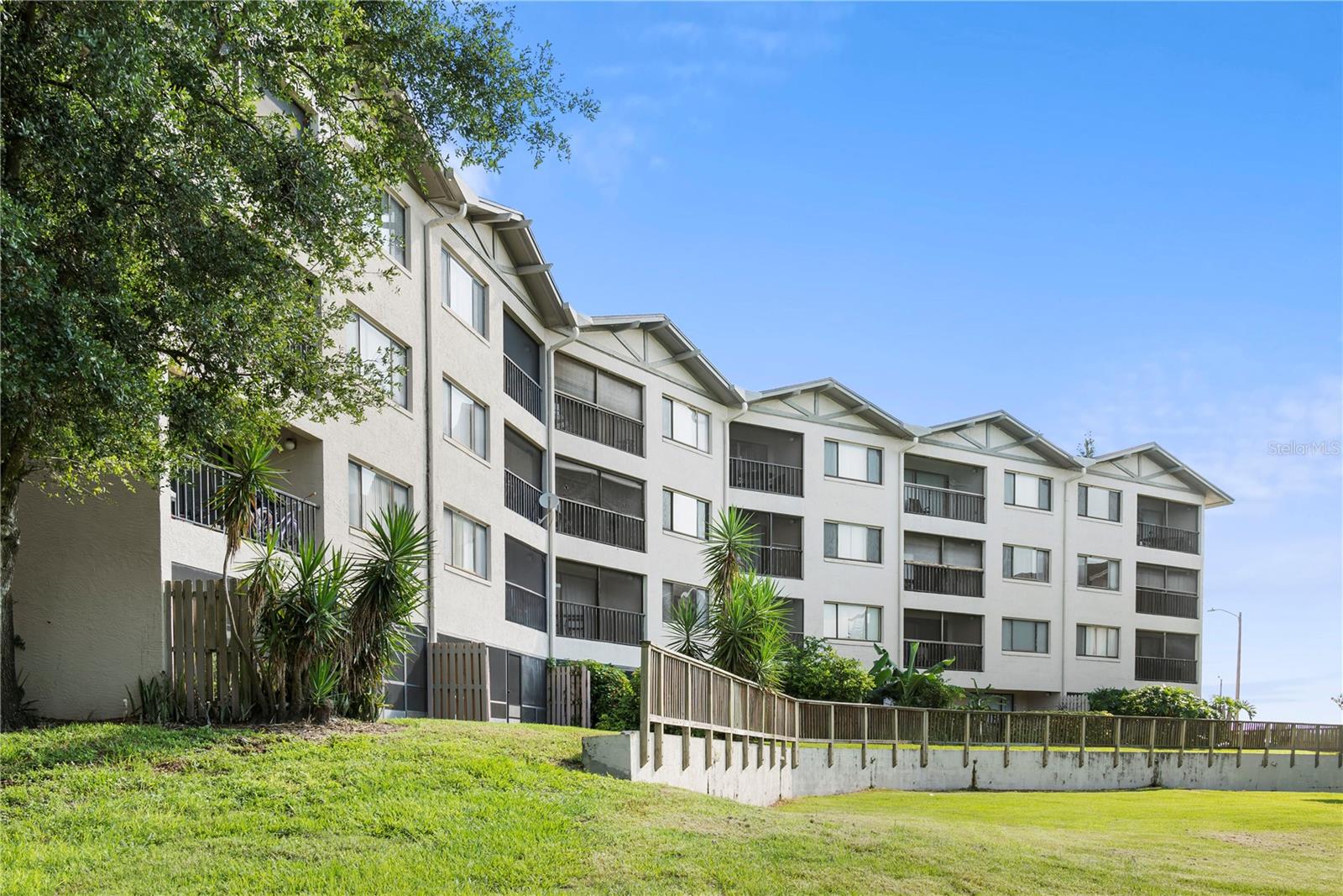 Image 8 of 58 For 1054 Lotus Cove Court 623