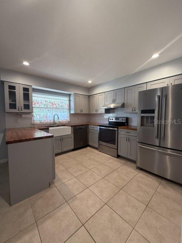 Image 10 of 17 For 30 Cornwall Court