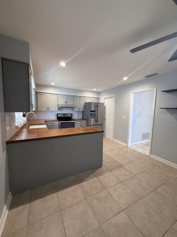 Image 11 of 17 For 30 Cornwall Court