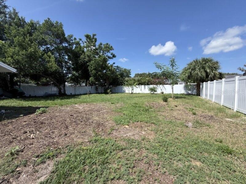 Image 18 of 20 For 30 Cornwall Court