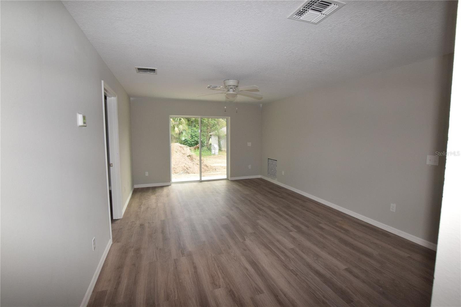 Image 3 of 12 For 935 Mcdonald Avenue