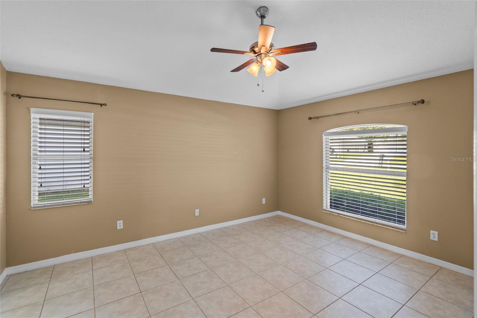 Image 16 of 33 For 885 Scenic View Circle