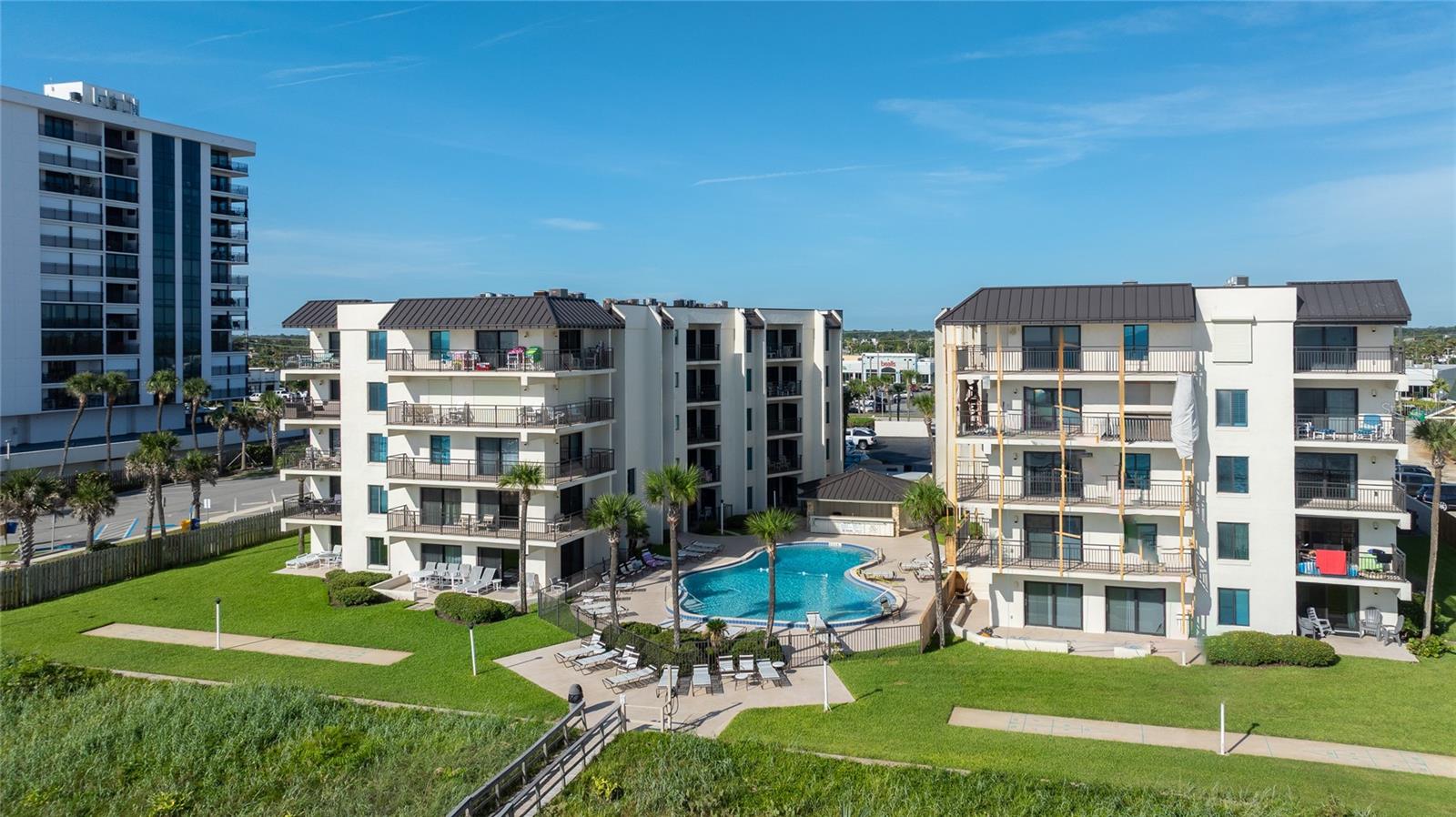 Image 26 of 35 For 1275 Ocean Shore Boulevard P3