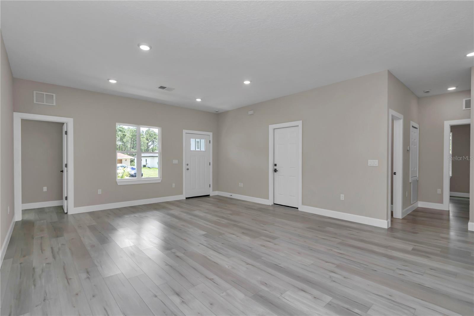 Image 7 of 54 For 17195 44th Circle