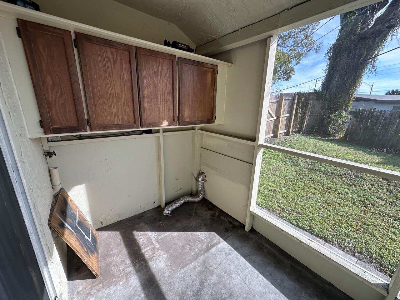 Image 11 of 12 For 1722 Irving Avenue A