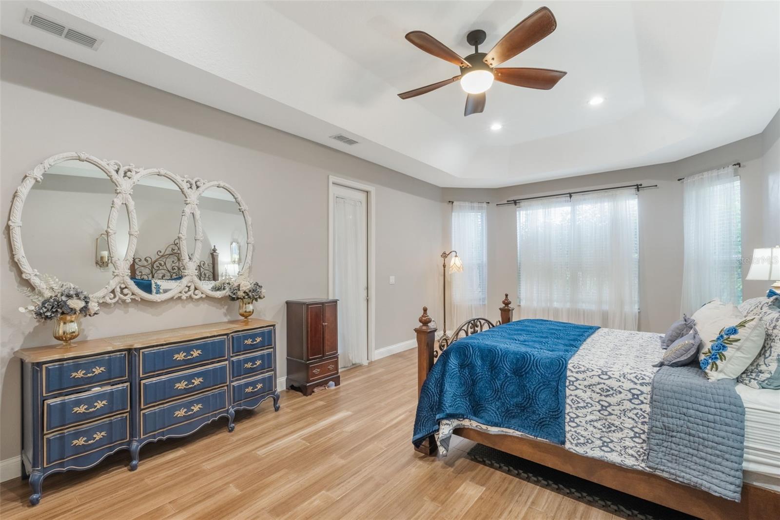 Image 22 of 35 For 313 Courtlea Park Drive