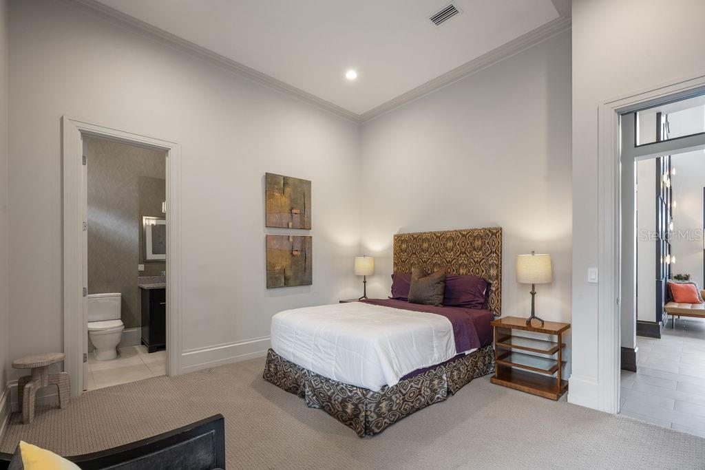 Image 35 of 81 For 9721 Carillon Park Drive