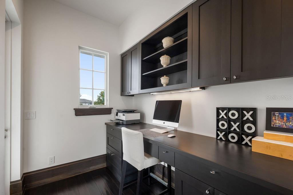 Image 43 of 81 For 9721 Carillon Park Drive