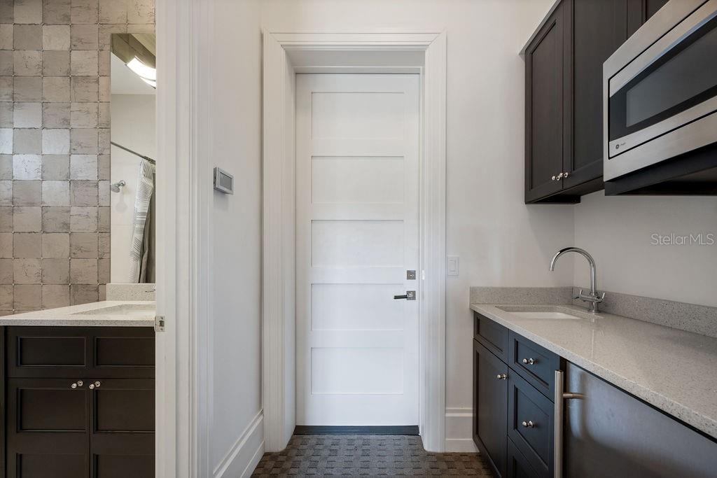 Image 61 of 81 For 9721 Carillon Park Drive