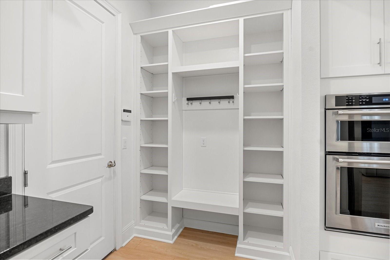 Image 12 of 33 For 16689 Broadwater Avenue