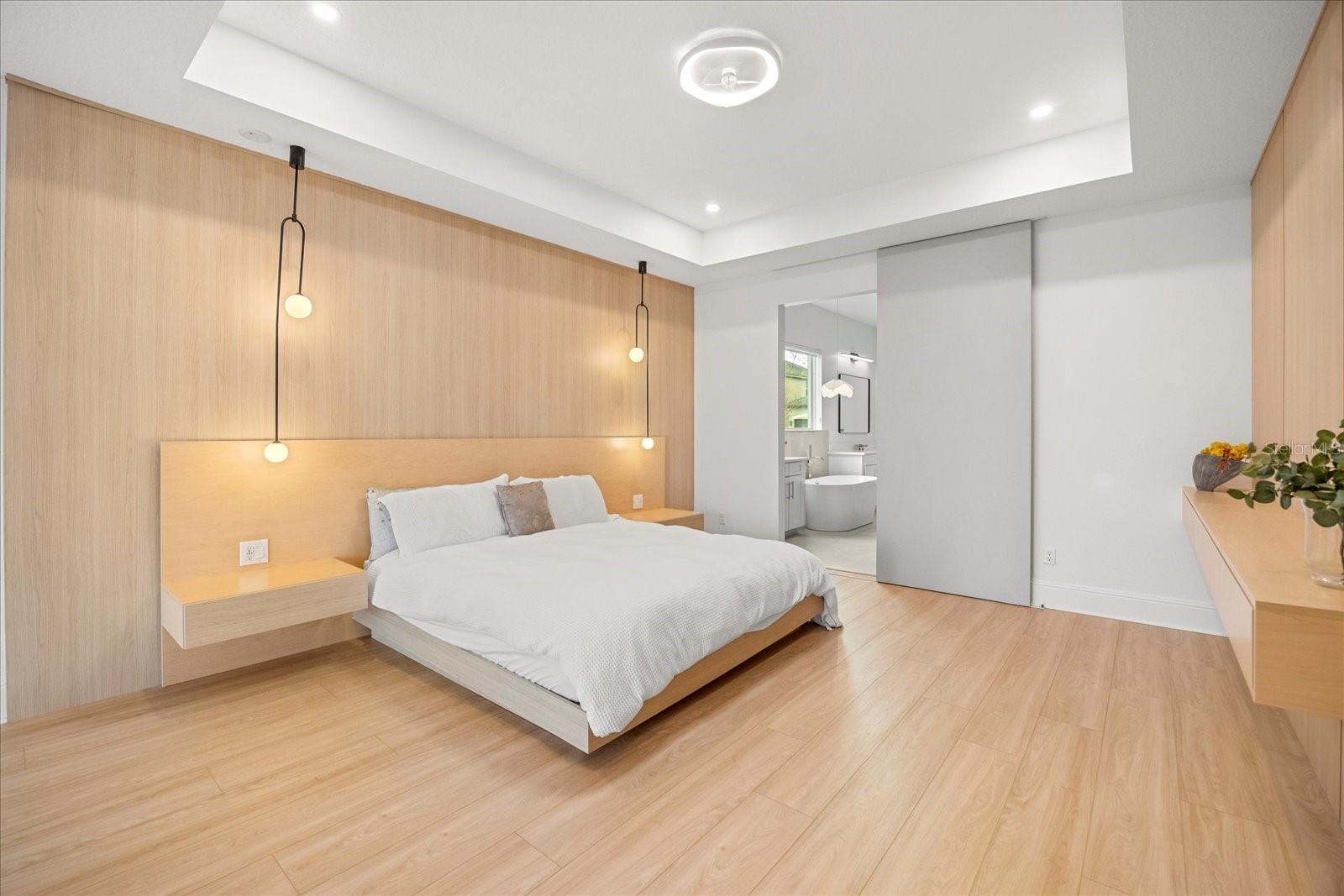 Image 13 of 33 For 16689 Broadwater Avenue