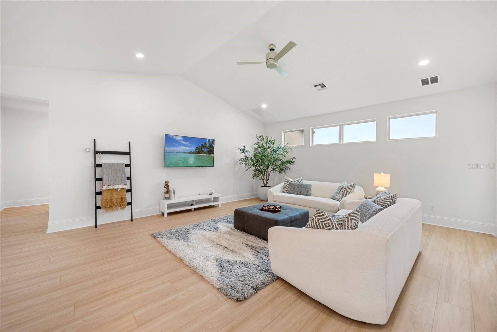 Image 26 of 33 For 16689 Broadwater Avenue