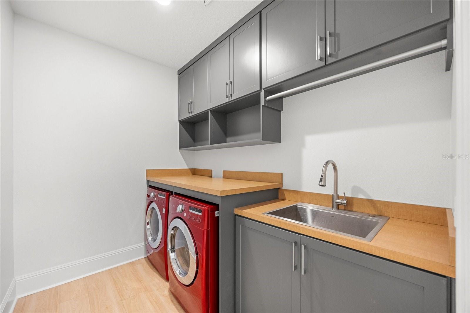Image 27 of 33 For 16689 Broadwater Avenue