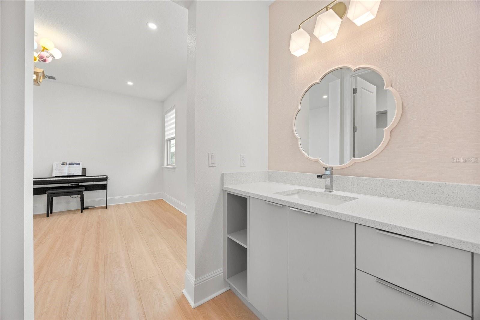 Image 30 of 33 For 16689 Broadwater Avenue