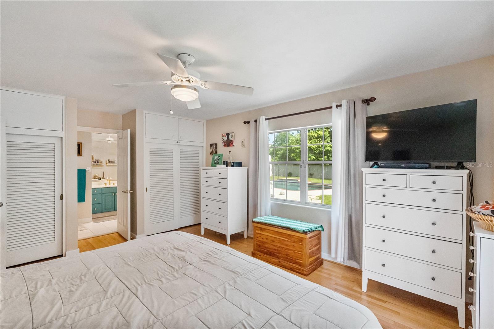 Image 15 of 72 For 915 Garden Drive
