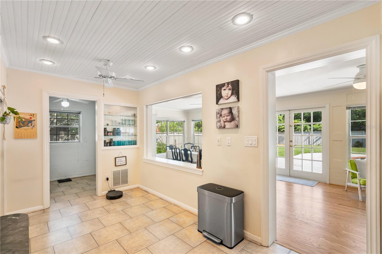 Image 35 of 72 For 915 Garden Drive