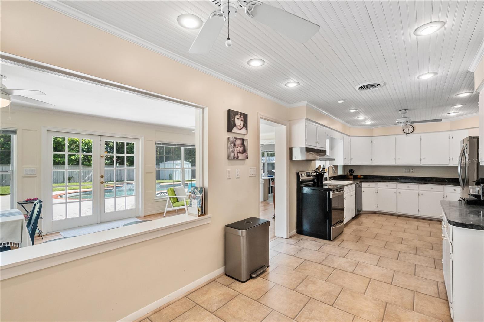 Image 36 of 72 For 915 Garden Drive
