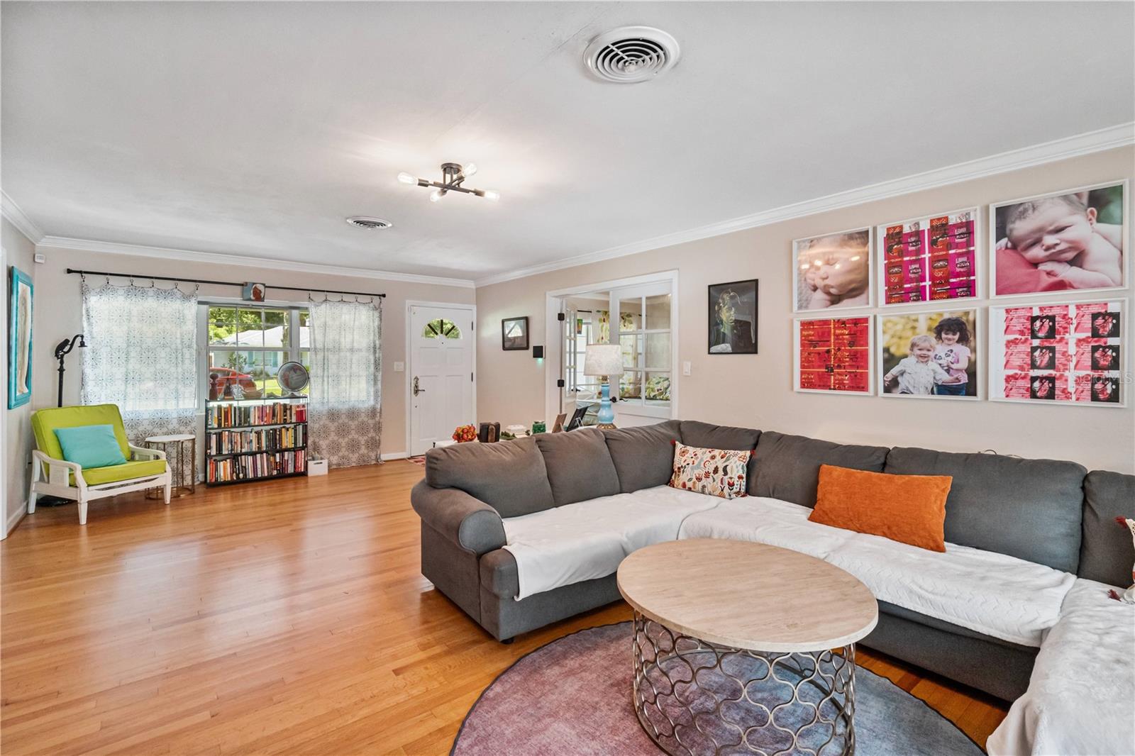 Image 4 of 72 For 915 Garden Drive
