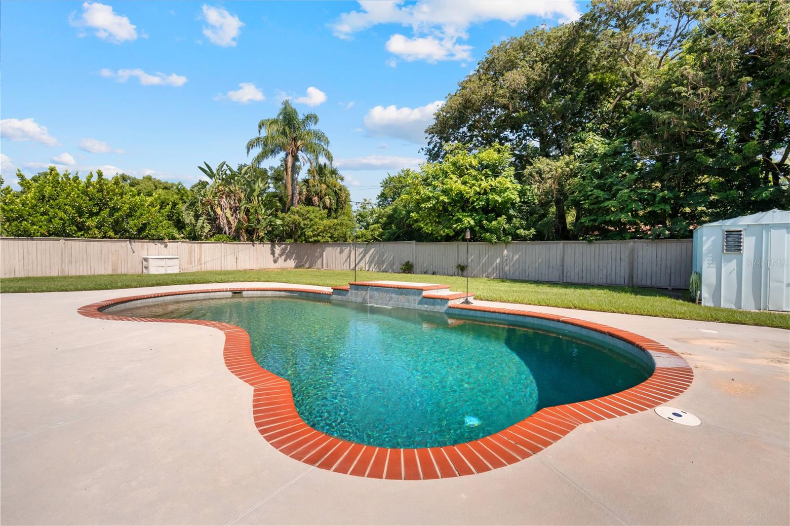 Image 45 of 72 For 915 Garden Drive
